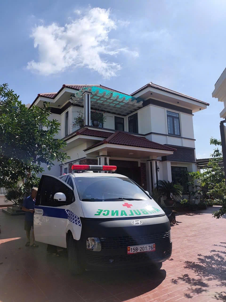 Đưa đón bệnh nhân xuất viện về nhà ban ngày